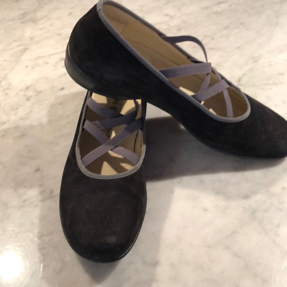 Mephisto flats Size 9.5